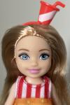 Mattel - Barbie - Club Chelsea - Dress-Up - Burger - Doll